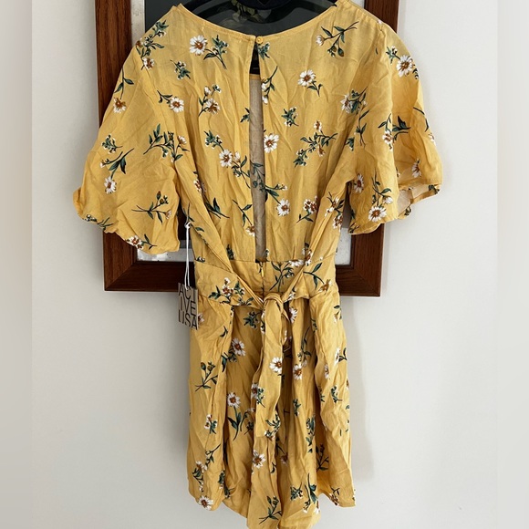 Active USA Yellow Floral Romper - Picture 4 of 5
